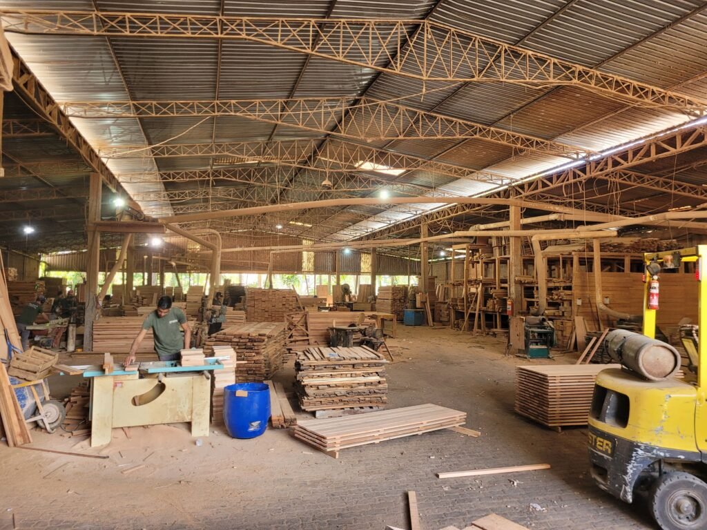 Esquadrias Rafar Esquadrias, Portas de madeira, janela de madeira, fábrica. Angelim. Angelim Pedra